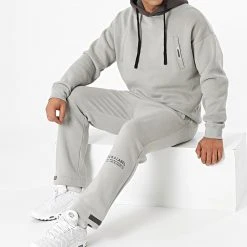 Coupon ✔️ Ensemble De Survêtement AN11001 Gris Clair de Classic Series ✔️