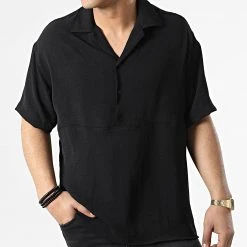 Les meilleures critiques de 👏 Chemise Manches Courtes FT-7002 Noir de Classic Series ⭐ -HautStyle Boutique classic series 310588 FT 7002 BLACK 20220328T162059 03