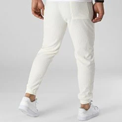 Meilleur prix ⌛ Pantalon Jogging E004 Beige de Classic Series 🛒 -HautStyle Boutique classic series 317476 E004 WHITE 20220509T154733 04