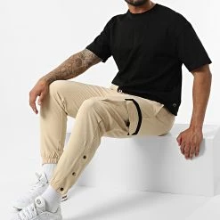 Tout neuf ✔️ Ensemble Tee 🔥 Shirt Poche Pantalon Jogging F22-906T Noir Beige de Classic Series ✨
