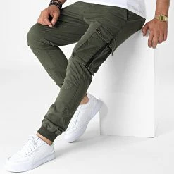 Bon marché 🤩 Pantalon Cargo H64060C62194 Vert Kaki de Classic Series ⭐ -HautStyle Boutique classic series 325239 H64060C62194A 12400 20220627T155236 03