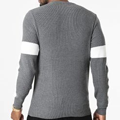 Promo ✔️ Pull G1909 Gris Blanc de Classic Series 😉 9 Promo ✔️ Pull G1909 Gris Blanc de Classic Series 😉 -HautStyle Boutique classic series 332022 G1909 GREY 20220811T152541 04