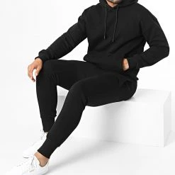 Les meilleures critiques de ⭐ Ensemble De Survetement GK-1096T Noir de Classic Series 🛒