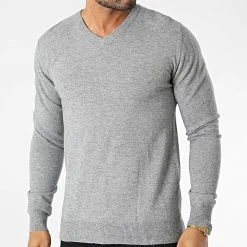 Tout neuf 🎁 Pull Col V 6745 Gris Chiné de Classic Series 🔔 -HautStyle Boutique classic series 342221 6745 GRIS CHINE 20221020T135314 03