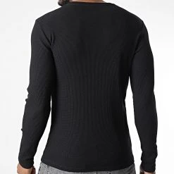 Les meilleures critiques de ✔️ Tee Shirt Manches Longues 7900 Noir de Classic Series 👍 -HautStyle Boutique classic series 344441 7900 001 20221020T155139 04