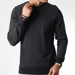 Offres 🎁 Sweat Crewneck 7903 Noir de Classic Series ✨