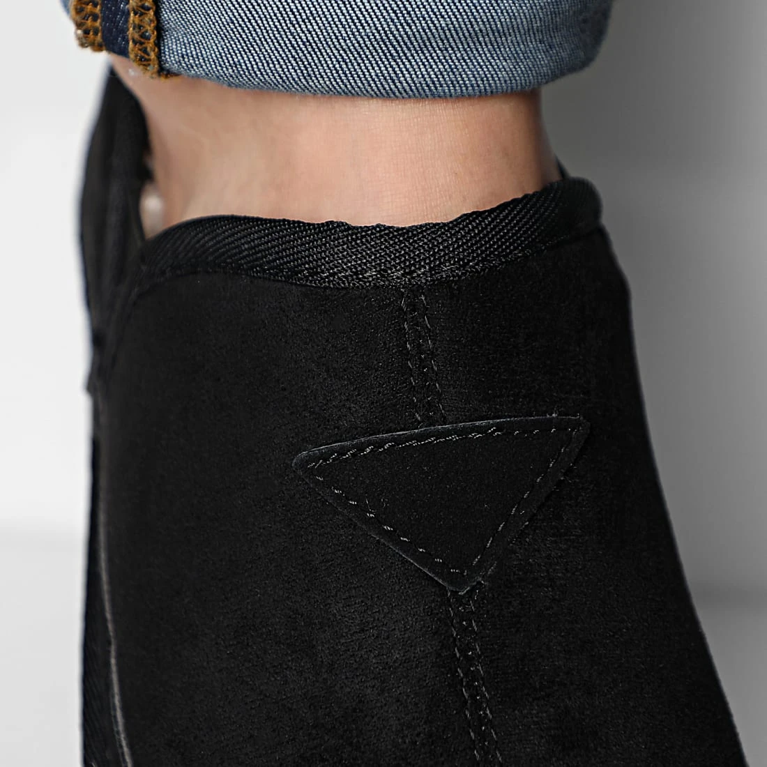 Grosses soldes ✔️ Chaussures UB8323 Noir de Classic Series ✨ 5 Grosses soldes ✔️ Chaussures UB8323 Noir de Classic Series ✨ – Image 3